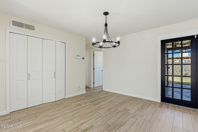 Building Photo - 5713 Creston Ave