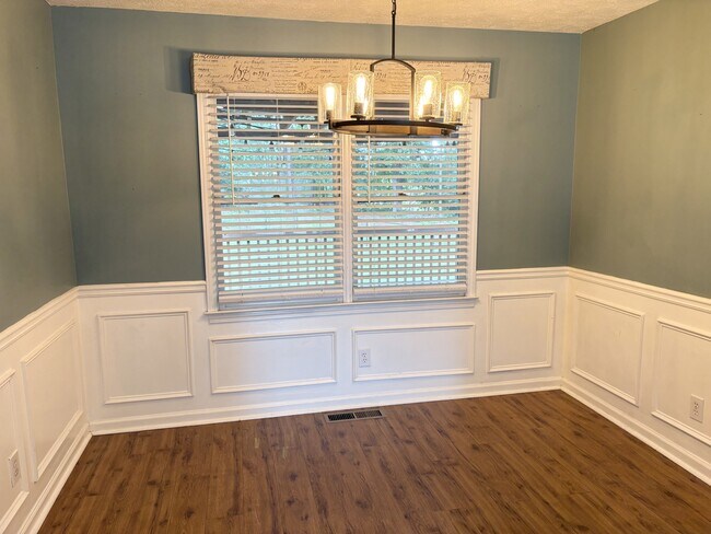 Building Photo - 501 Hearthstone Ridge