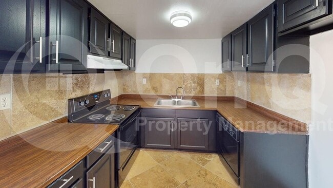 Building Photo - 2664 N 43rd Ave