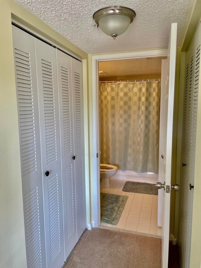 Building Photo - 266 Village Blvd