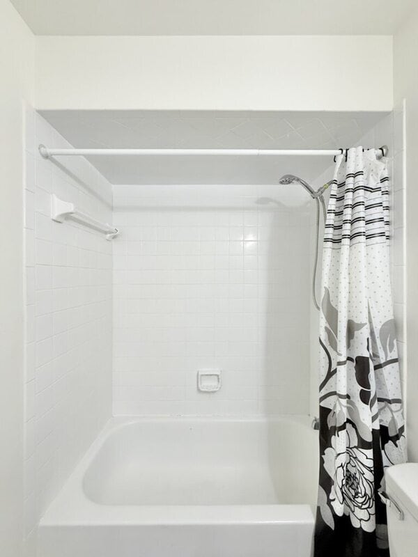 Building Photo - 5212 Peach Ave