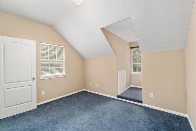 Building Photo - 905 Carriage Hills Blvd