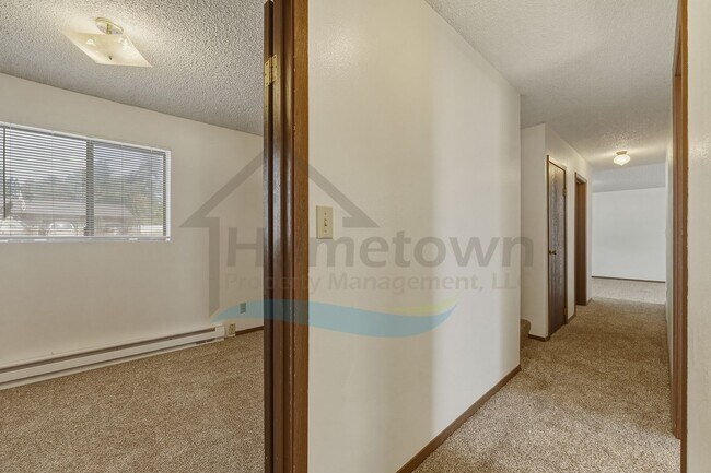 Building Photo - 4424 W Redding Rd