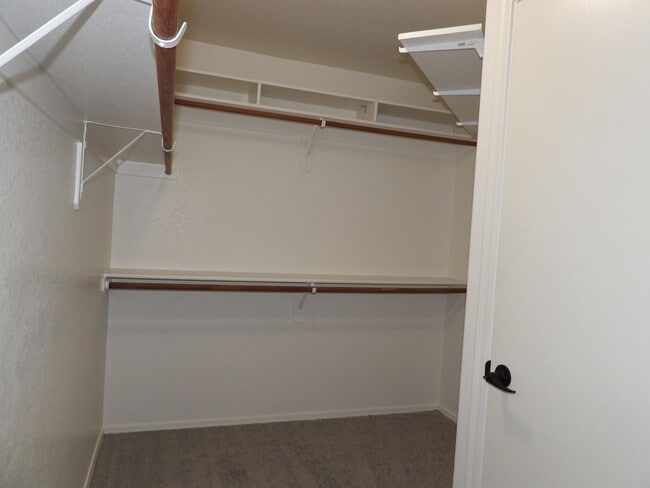 Building Photo - THIS HOME IS FOR LEASE UNTIL 8/31/2026 SHORT TERM.