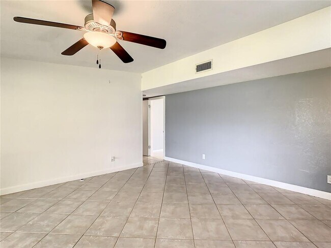 Building Photo - 9999 Lake Georgia Dr