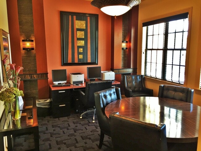 Building Photo - 4905 Midtown Ln