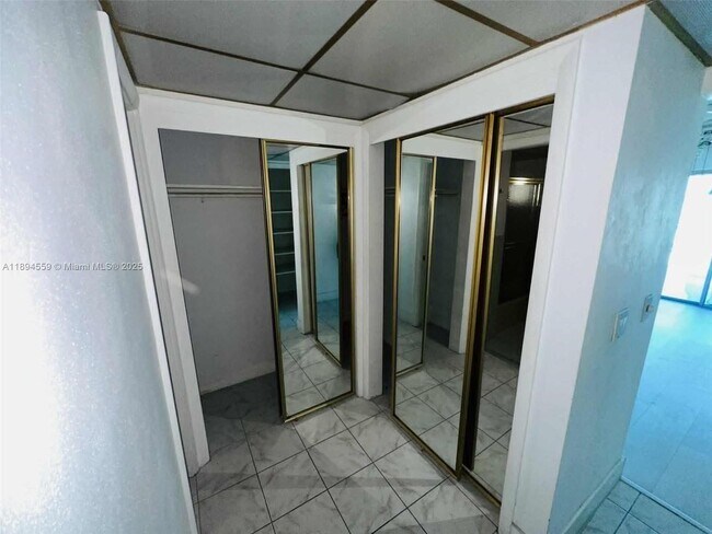 Building Photo - 215 SE 3rd Ave