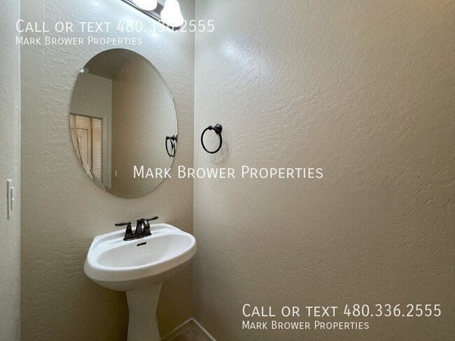 Building Photo - 4729 E Waterman St
