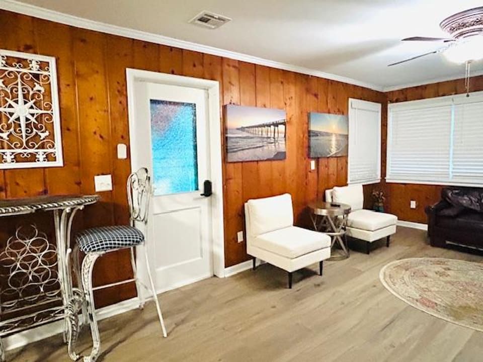 Living Room - 2511 Mashburn Rd