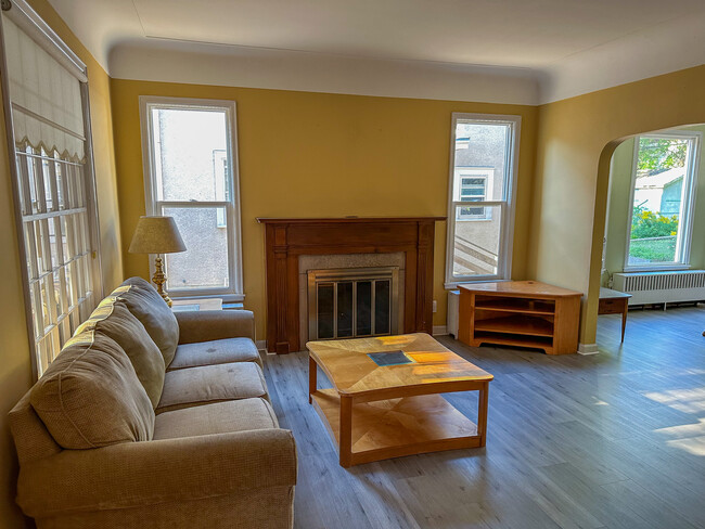 Living Room - 1075 14th ave se