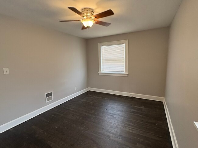 Building Photo - 17407 Woodbury Ave