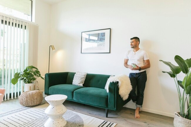 Building Photo - 3732 10th Ave