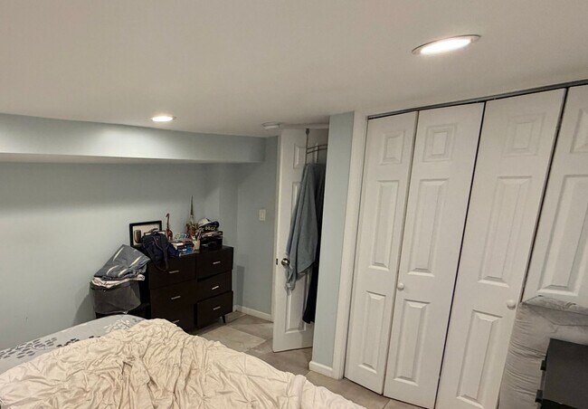 Building Photo - Beautiful Benning 3 Bedroom Renovated Bungalow Home with Yard, Parking, W/D.