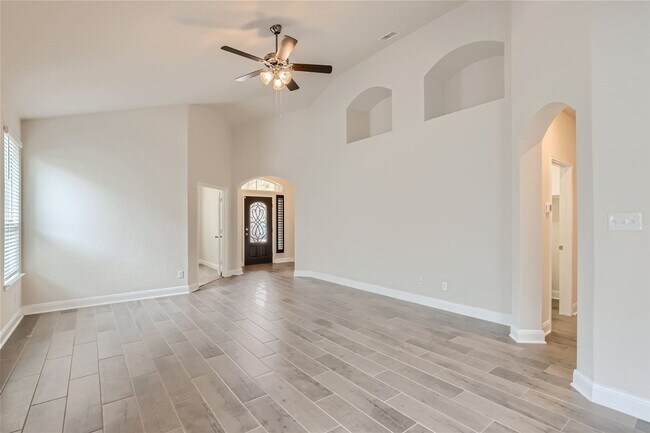 Building Photo - 3 bedroom with office in sought after Copper Canyon Community!