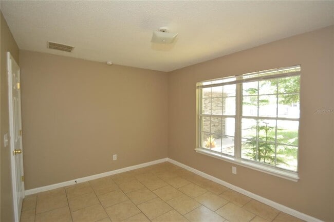 Building Photo - 33 Rosepetal Ln