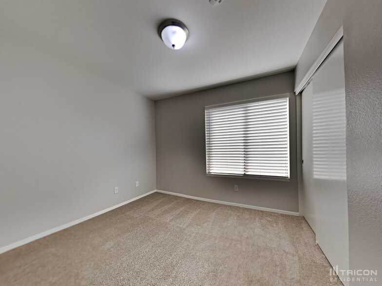 Building Photo - 18307 N 147th Dr