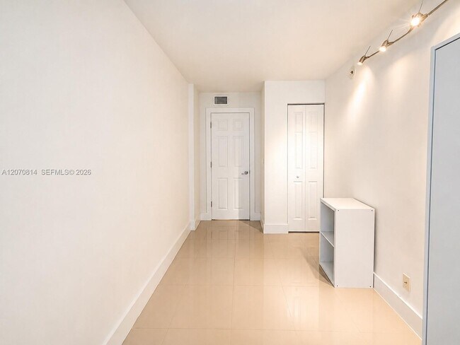 Building Photo - 1865 S Ocean Dr