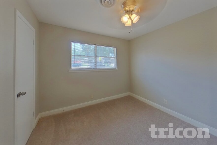 Building Photo - 5636 Wimbleton Way