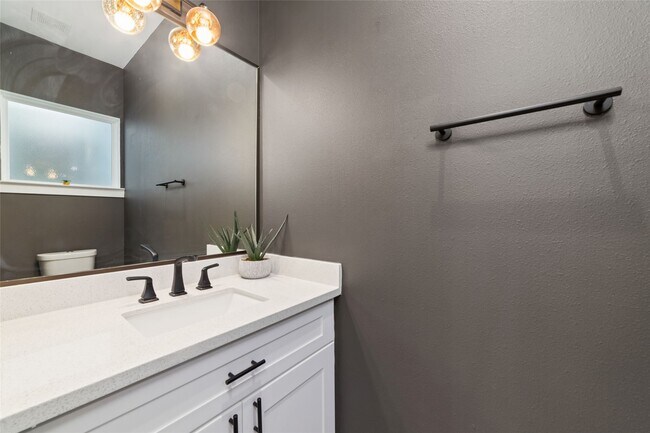 Building Photo - 3818 Lynnfield St