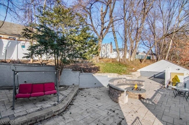 Building Photo - 301 Riverview Rd