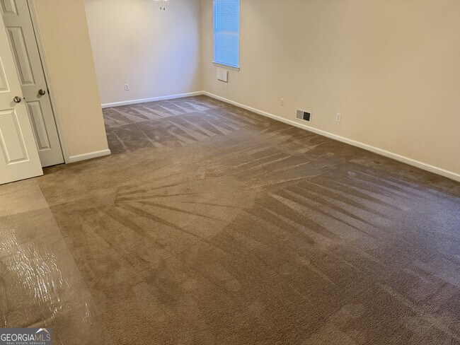 Building Photo - 228 Solomon Dr