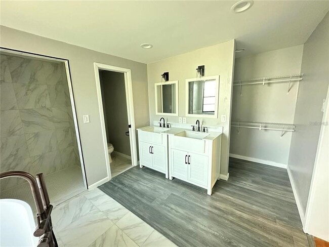 Building Photo - 3606 S Thatcher Ave