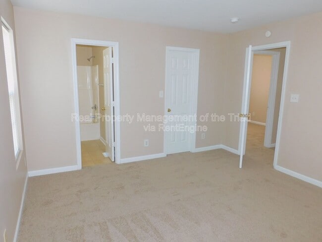 Building Photo - 909 Beaumont Ave