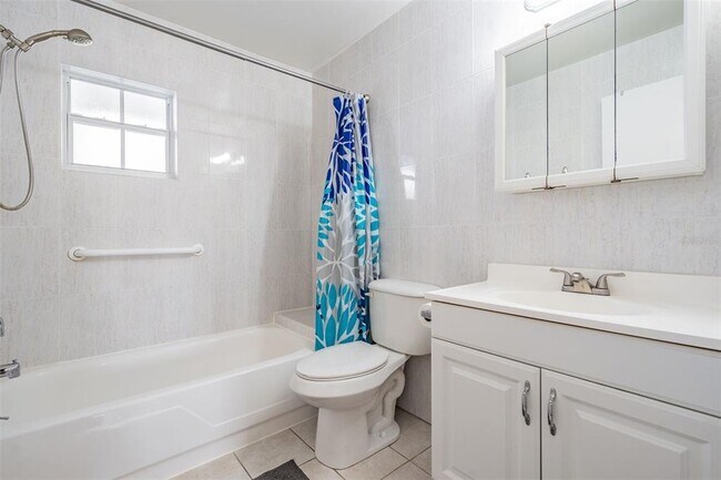 Building Photo - 1706 Belleair Forest Dr