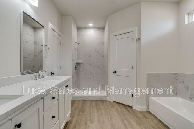 Building Photo - 8301 NW 163rd Ter