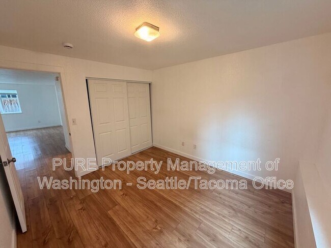 Building Photo - 1706 E 56th St