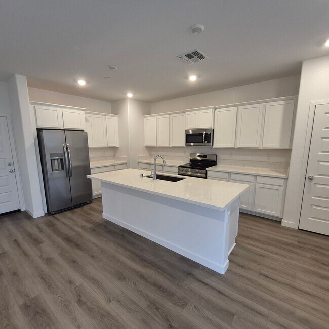 Building Photo - Brand New 5 Bedroom Home in Rancho Cordova