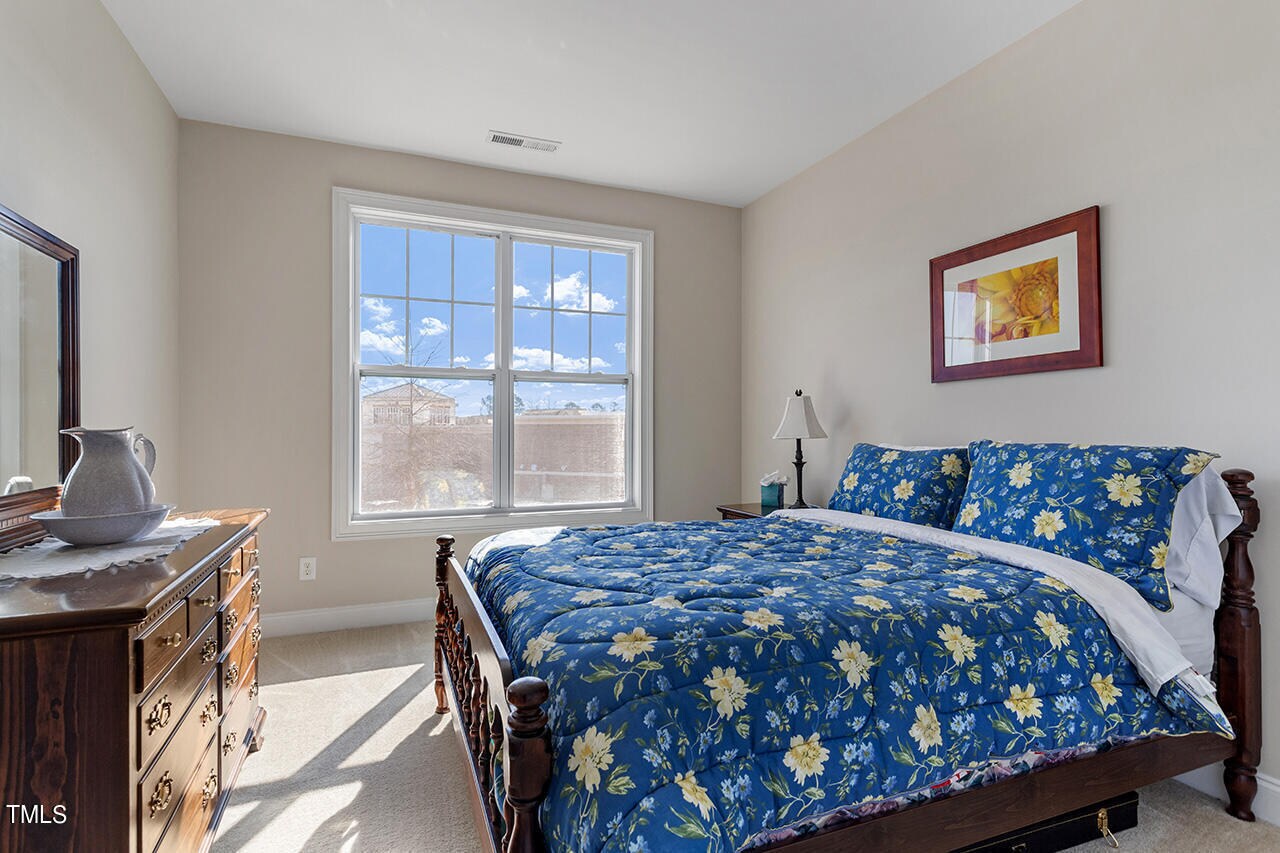 Building Photo - 550 Balsam Fir Dr