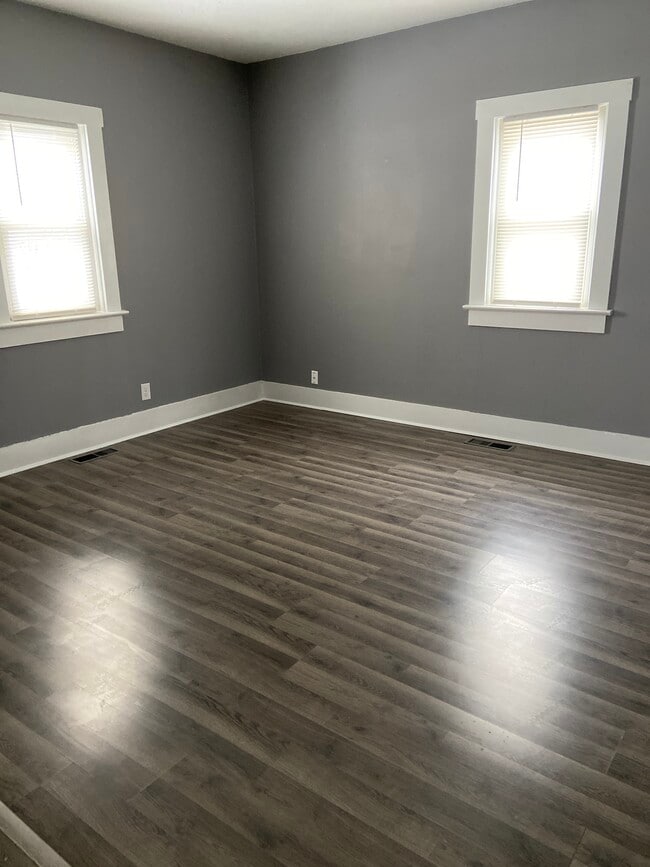 Building Photo - 631 Central Ave