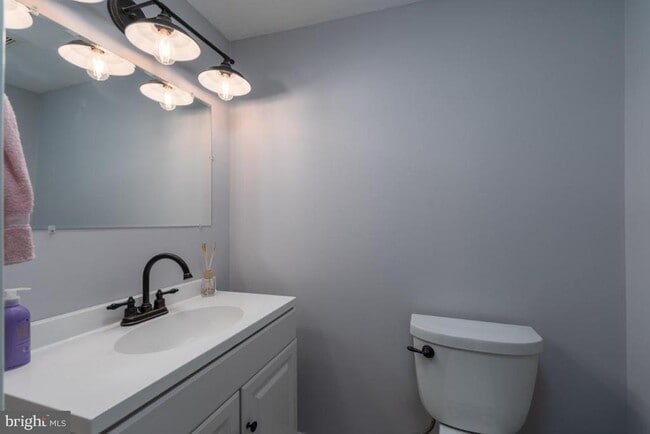 Building Photo - 2517 Fleet St