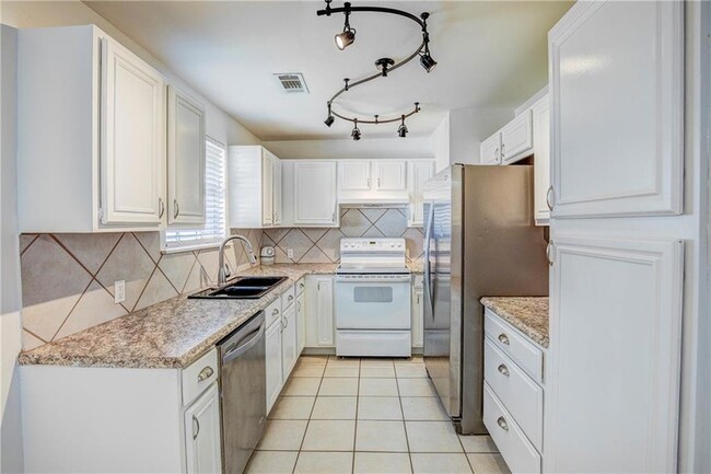 Building Photo - 620 Marino Dr