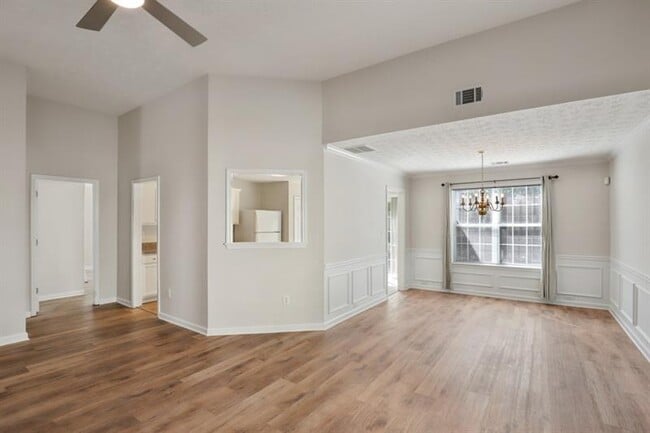 Building Photo - 2295 Winthrope Way Dr