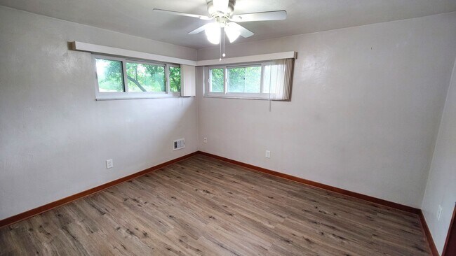 Building Photo - *Spacious & Updated 3BD/2BA Single-Family Home Available in Bethel Park*