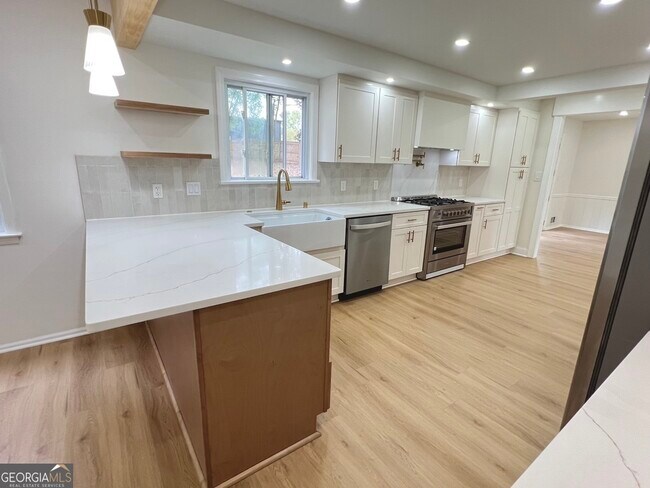 Building Photo - 2907 Clearbrook Dr