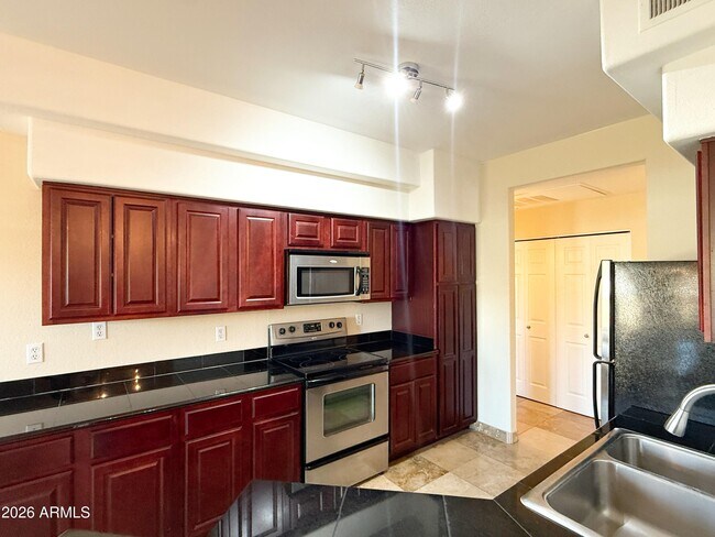 Building Photo - 5335 E Shea Blvd