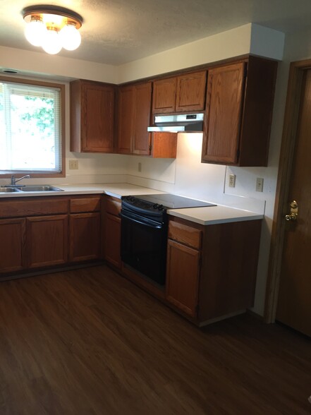 Building Photo - 4099 Scenic Dr