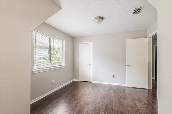 Building Photo - 5134 Cotter Ln