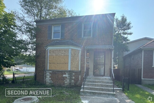 Building Photo - 9256 S Perry Ave