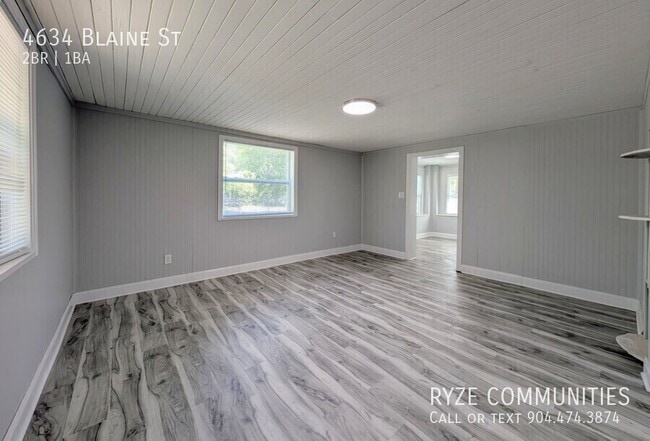 Building Photo - 4634 Blaine St