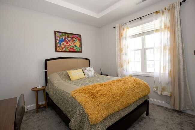 Building Photo - "Spacious 4-Bedroom Gem with 3 Full Baths - 2344 Sq Ft of Comfort on Stackhouse Drive!"