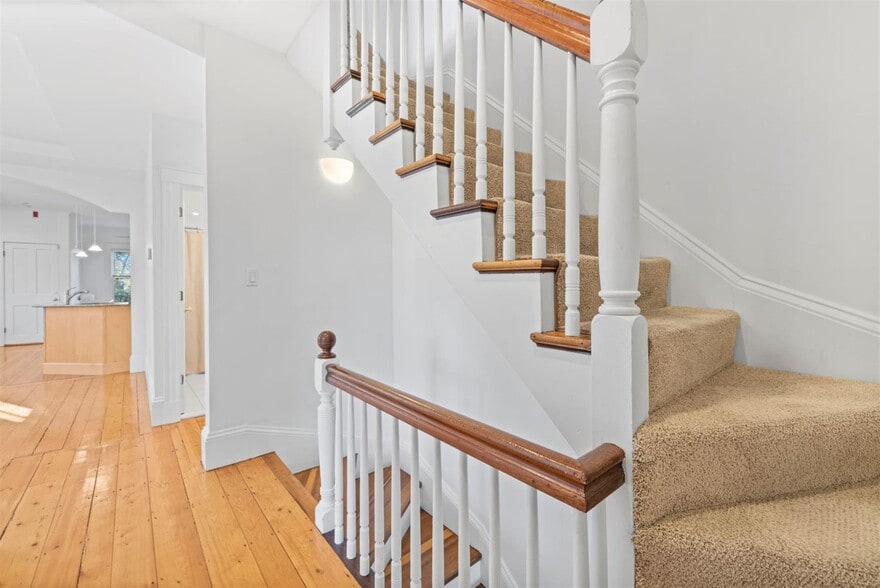 Building Photo - 30 Healey St