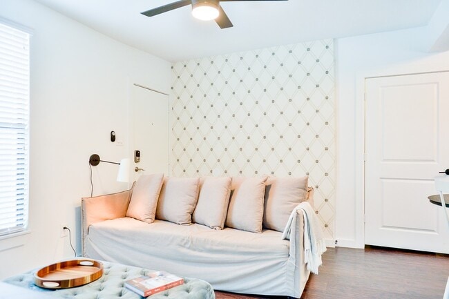 Building Photo - 2300 Stanford St