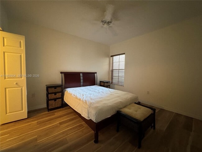 Building Photo - 2557 Centergate Dr