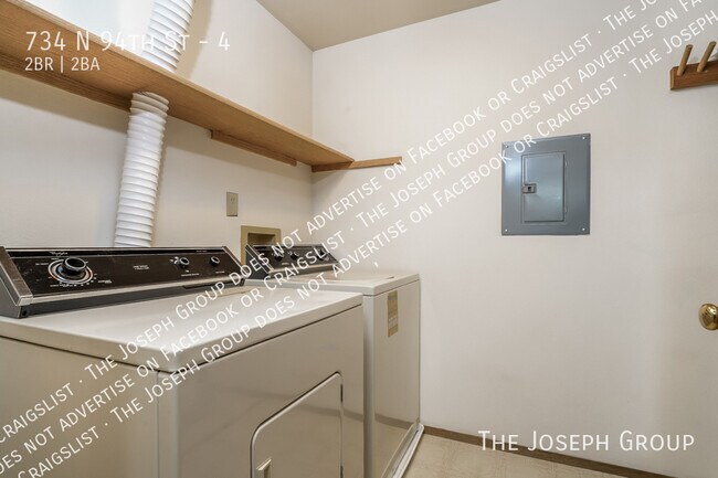 Building Photo - 734 N 94th St