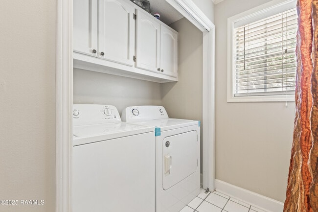 Building Photo - 1007 Baker Hughes Rd