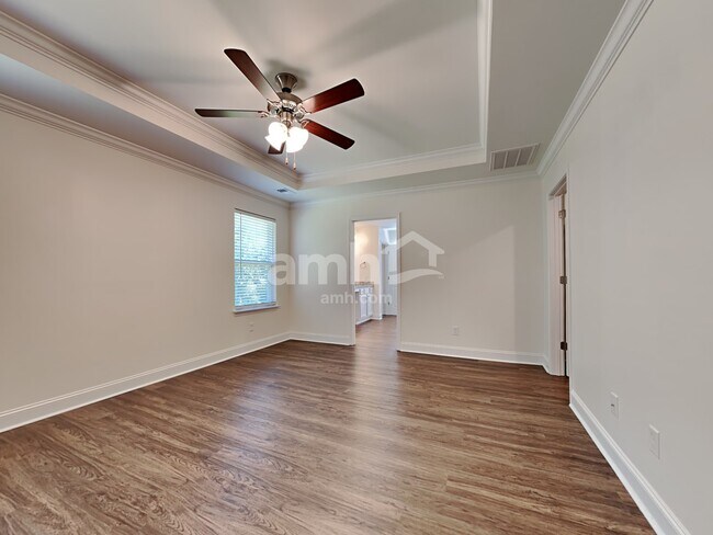 Building Photo - 984 Theodore Rd